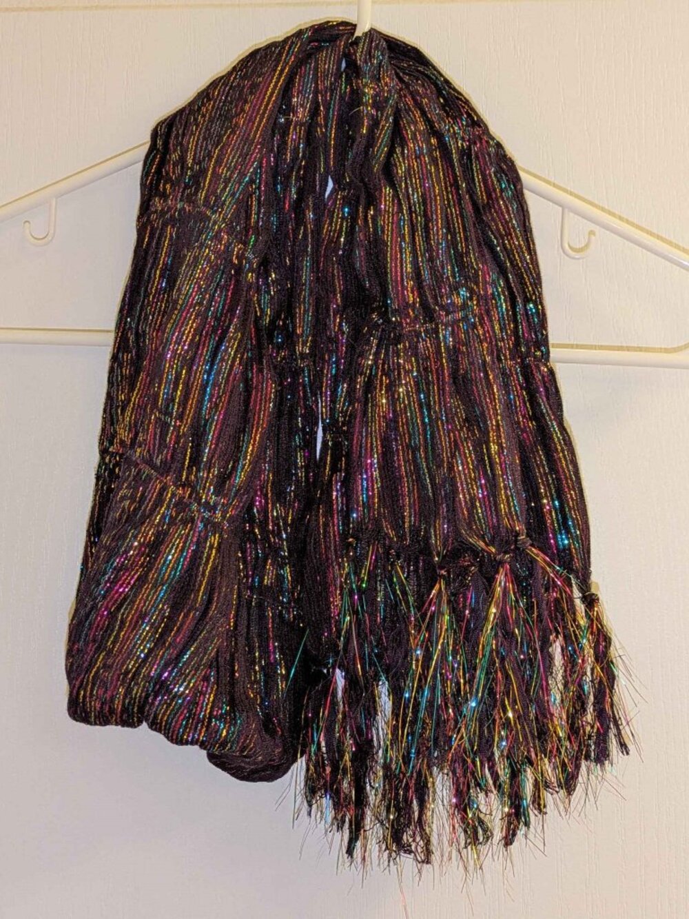 scarf with tri-color thread